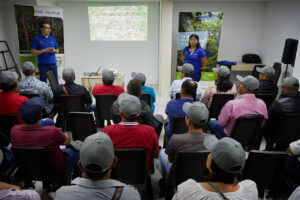 Socialización de la estrategia de agroforestería a caficultores
